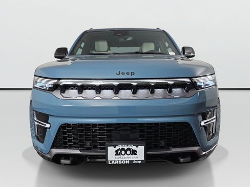 New 2026 Jeep Grand Wagoneer Limited w/ Rear Seat Video Group I AWD/4WD image 10