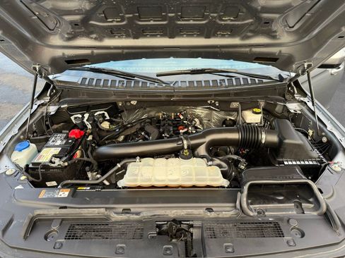 Used 2024 Ford Expedition XLT AWD/4WD image 25