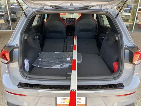 New 2026 Volkswagen GTI SE FWD image 18