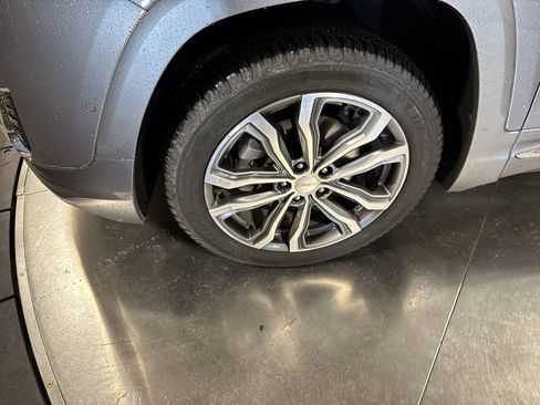 Used 2018 GMC Terrain Denali w/ Advanced Safety Package image 10