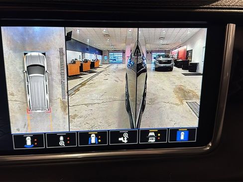 Used 2023 GMC Yukon Denali image 43