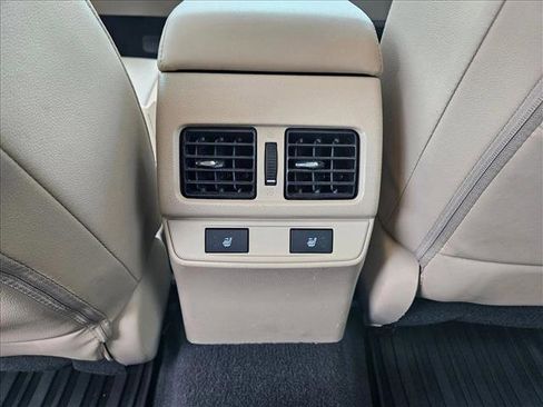 Used 2017 Subaru Outback 2.5i Limited image 17