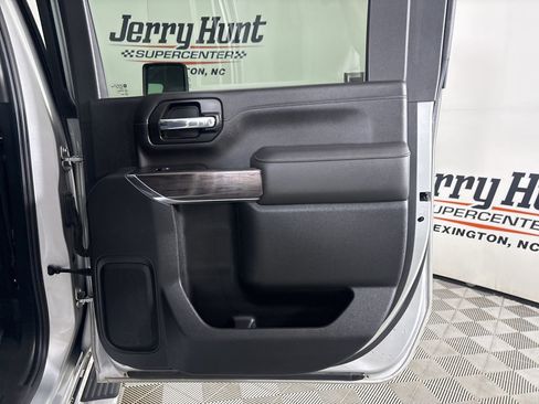Used 2021 Chevrolet Silverado 2500 LTZ w/ LTZ Premium Package AWD/4WD image 23