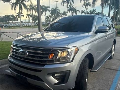 Used 2020 Ford Expedition XLT w/ Equipment Group 202A RWD image 4