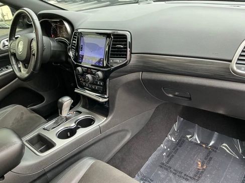 Used 2020 Jeep Grand Cherokee Altitude image 24