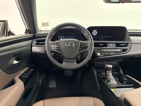 Certified 2023 Lexus ES 250 w/ Premium Package AWD/4WD image 33