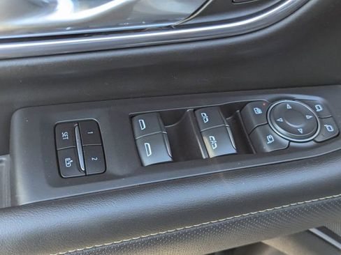 Used 2023 Chevrolet Tahoe Premier image 24