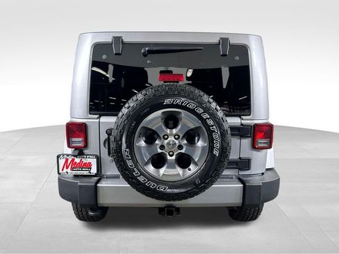Used 2016 Jeep Wrangler Unlimited Sahara w/ Connectivity Group image 6