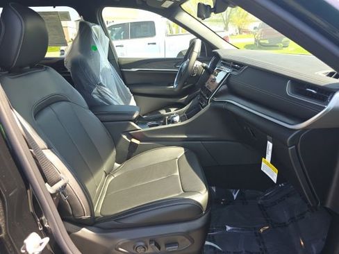 New 2025 Jeep Grand Cherokee L Limited w/ Luxury Tech Group II AWD/4WD image 33