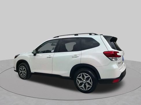 Used 2024 Subaru Forester Premium AWD/4WD image 4