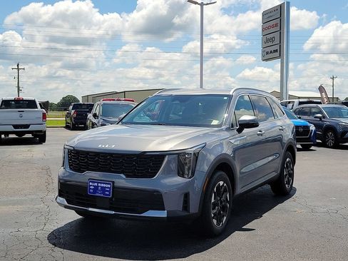 Used 2024 Kia Sorento S AWD/4WD image 2