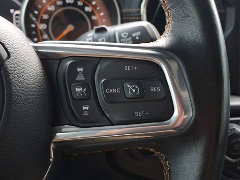 Used 2022 Jeep Wrangler Unlimited Sahara AWD/4WD image 24