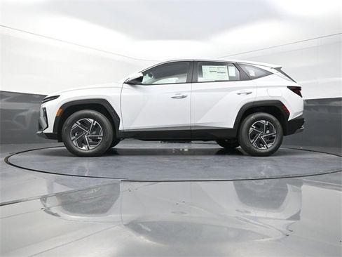 New 2026 Hyundai Tucson Blue SE image 36