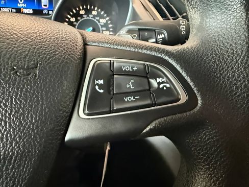 Used 2017 Ford Escape SE FWD image 19