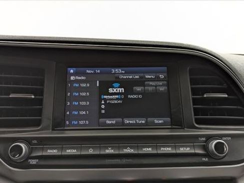 Used 2020 Hyundai Elantra SEL image 29