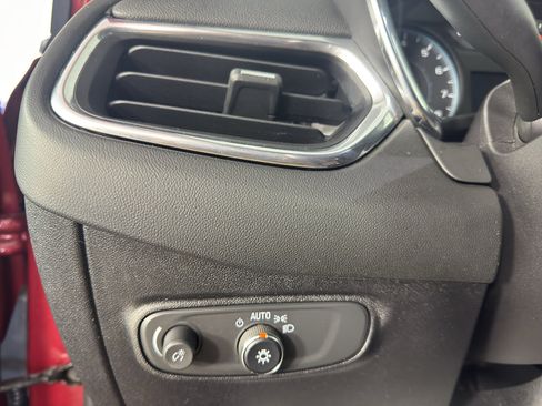 Used 2018 Chevrolet Equinox LT AWD/4WD image 17