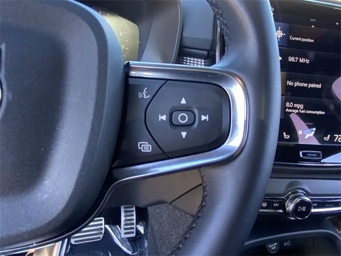 Used 2022 Volvo XC40 T5 R-Design w/ Advanced Package image 24