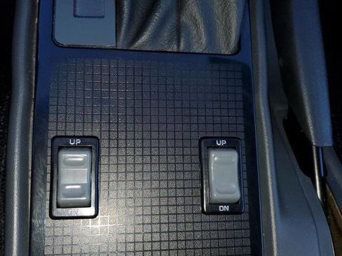 Used 1991 Pontiac Firebird Coupe image 23