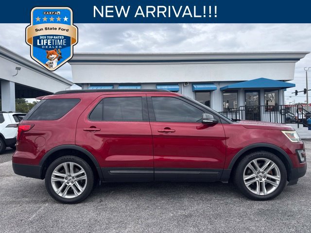 Used 2017 Ford Explorer XLT w/ Equipment Group 202A FWD image 1