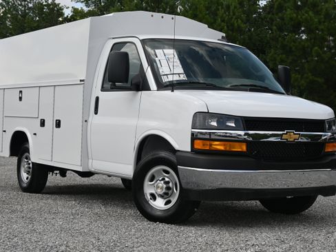 New 2025 Chevrolet Express 3500 w/ Power Convenience Package image 2