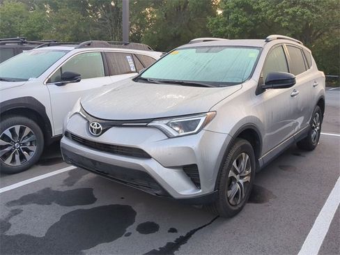 Used 2016 Toyota RAV4 LE image 2