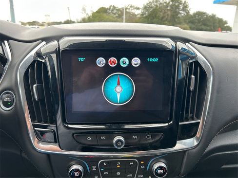 Used 2018 Chevrolet Traverse LT image 29