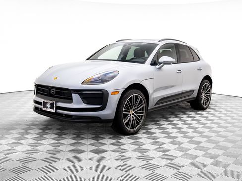 Certified 2026 Porsche Macan AWD/4WD image 1