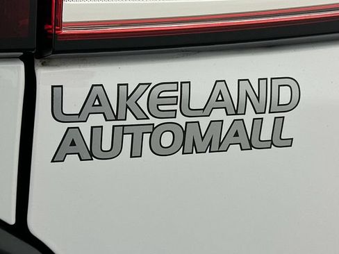 Used 2024 GMC Terrain SLT FWD image 30
