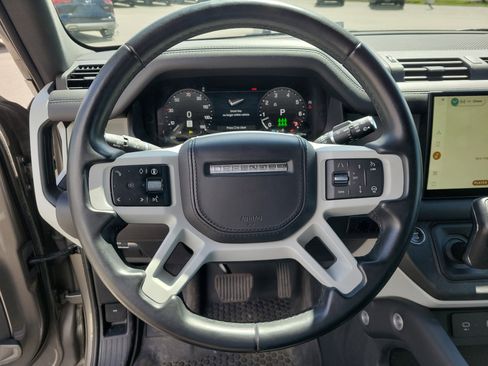 Used 2024 Land Rover Defender 130 X-Dynamic SE AWD/4WD image 20