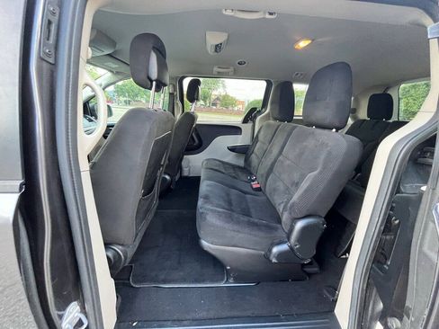 Used 2017 Dodge Grand Caravan SE w/ Power Window Group FWD image 19
