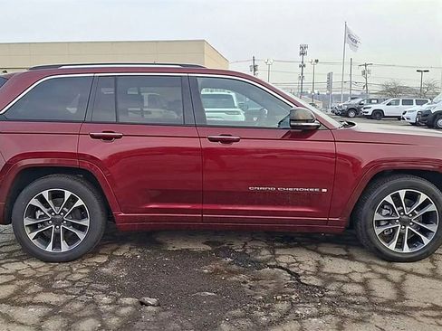 Certified 2023 Jeep Grand Cherokee Overland w/ Luxury Tech Group IV image 9