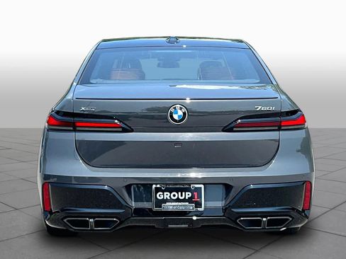 Used 2023 BMW 760i xDrive w/ Luxury Rear Seating Package AWD/4WD image 4