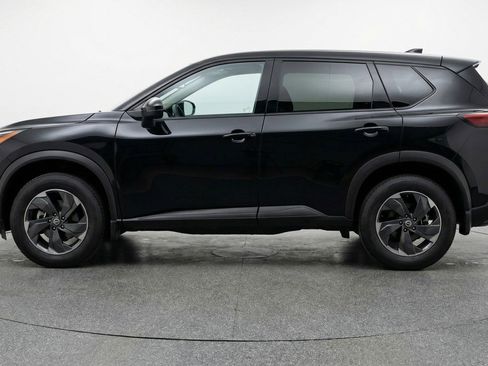 Used 2025 Nissan Rogue SV image 5