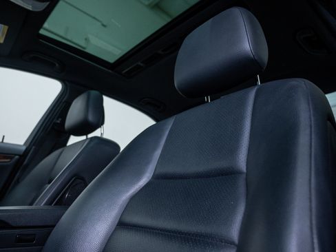 Used 2010 Mercedes-Benz C 300 4MATIC Sedan image 19