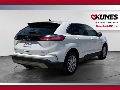 Used 2024 Ford Edge SEL AWD/4WD image 9