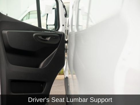 Used 2025 Mercedes-Benz Sprinter 2500 image 27