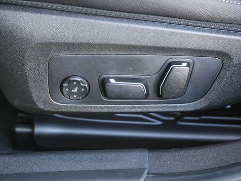 New 2026 BMW 330i Sedan w/ Convenience Package image 18