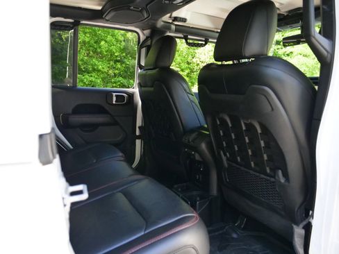 Used 2019 Jeep Wrangler Unlimited Rubicon AWD/4WD image 34