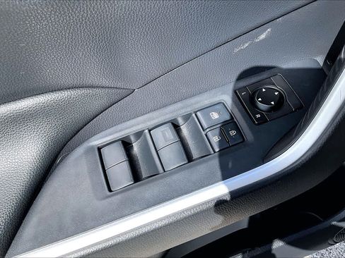Used 2019 Toyota RAV4 LE w/ Carpet Mat Package FWD image 35