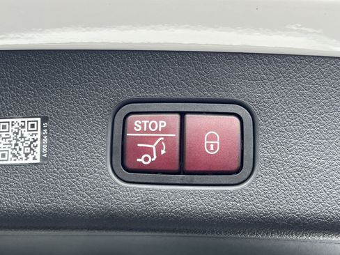 Certified 2026 Mercedes-Benz GLC 300 4MATIC image 32