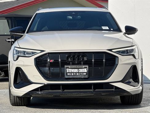 Used 2022 Audi e-tron S Prestige image 8