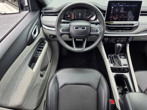 Used 2024 Jeep Compass Latitude AWD/4WD image 13