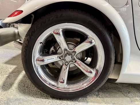 Used 2001 Plymouth Prowler image 15