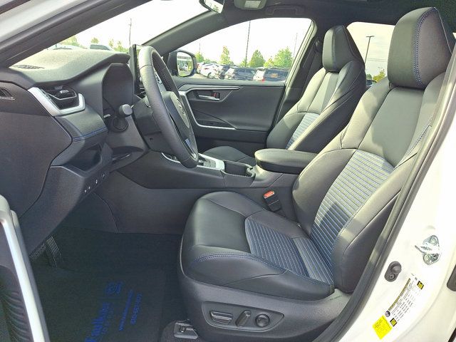 Used 2025 Toyota RAV4 XSE w/ Weather Package AWD/4WD image 14