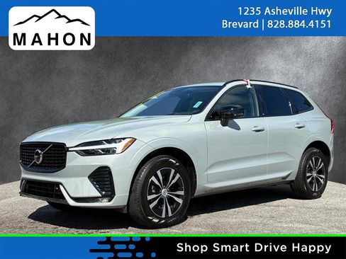 Used 2024 Volvo XC60 B5 Core AWD/4WD image 1
