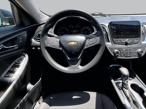 Used 2021 Chevrolet Malibu LT FWD image 6