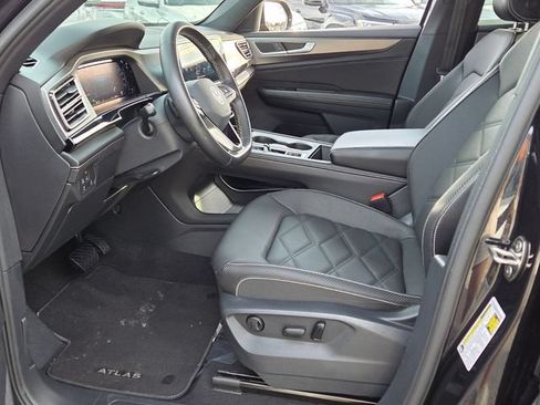 Used 2024 Volkswagen Atlas Cross Sport SE FWD image 5