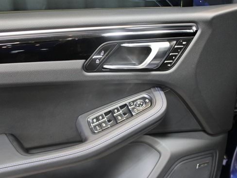 Certified 2024 Porsche Macan image 26