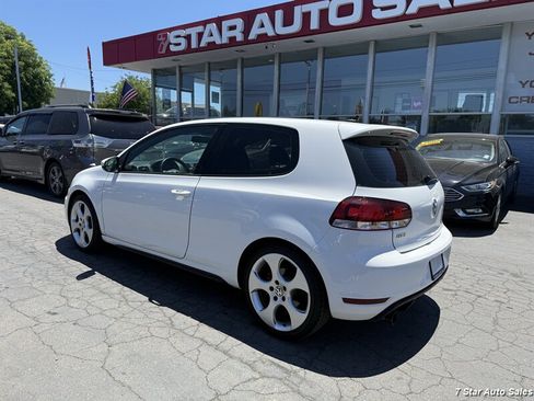 Used 2011 Volkswagen Golf 2-Door FWD image 5