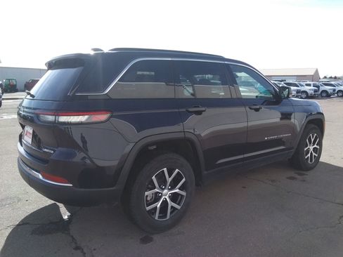 Used 2024 Jeep Grand Cherokee Limited image 5